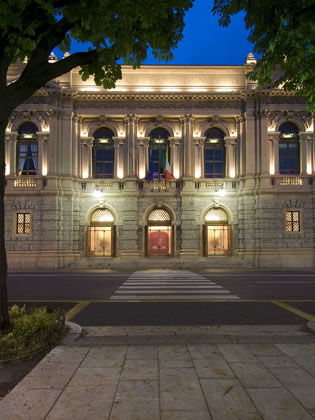 Donizetti theatre - Simes S.p.A. luce per l'architettura